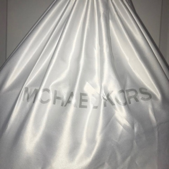 Michael Kors HandBag - Picture 6 of 7